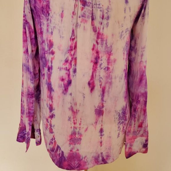 ******* SOLD ********   Vince Silk Blouse - Picture 7 of 7